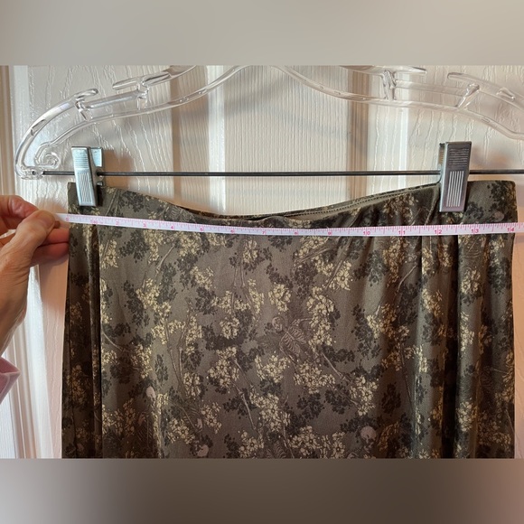 Social Collison Floral & Skeleton AOP Mesh Midi skirt - Green 💀💚 - Picture 12 of 13